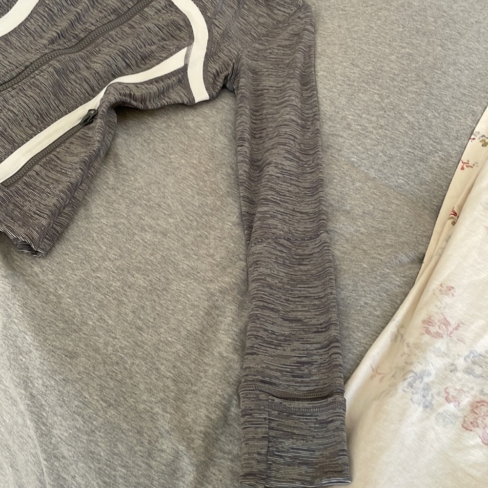 Lululemon Jacket - Picture 3 of 9
